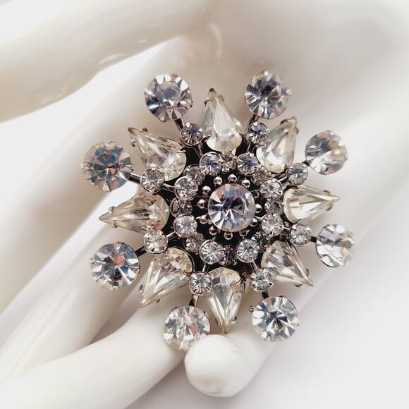 Vintage 1950s Unsigned Wedding Brooch, Riveted Three Dimensional Flower Pin - Picture 3 of 10